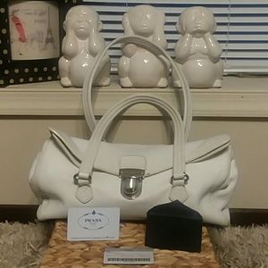 DAMAGED CAN'T SELL... OFFERS PLEASE NOTE